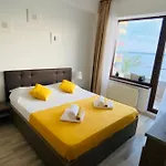View Summerland * Mamaja