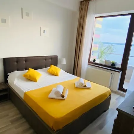 Lake View Summerland * Mamaia